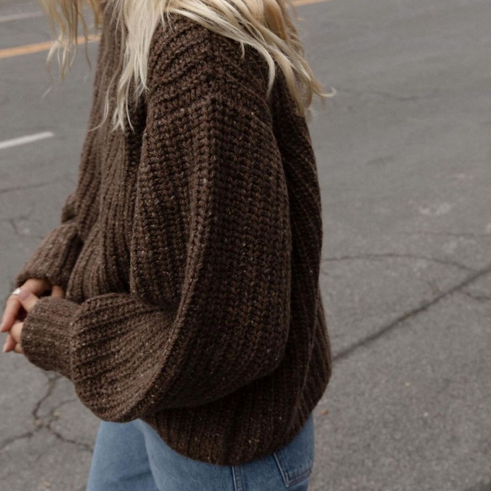 James Street Co Chunky Lowe Pullover in Espresso
